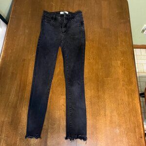 Abercrombie & Fitch | Black | High-Waisted Distressed Hem Jegging